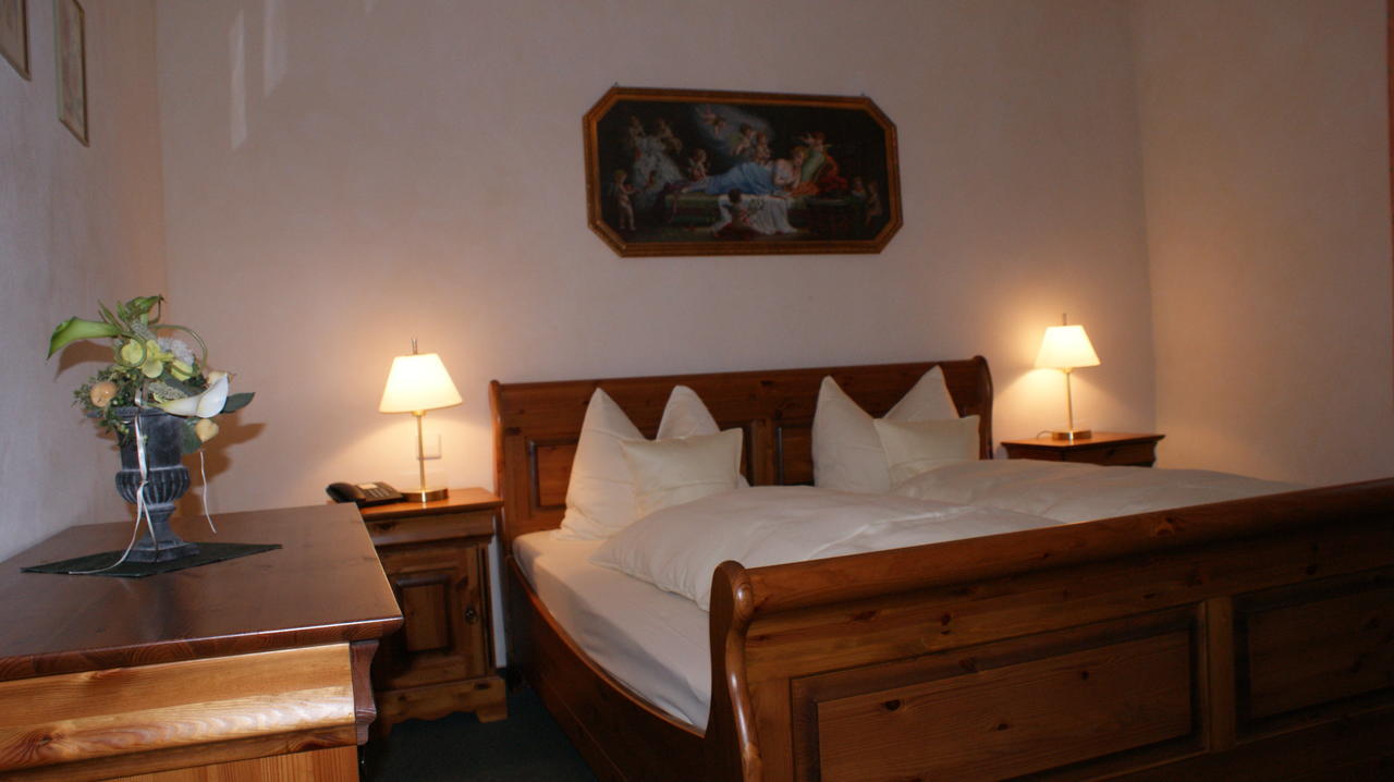Landhotel Loenskrug Hellental Room photo